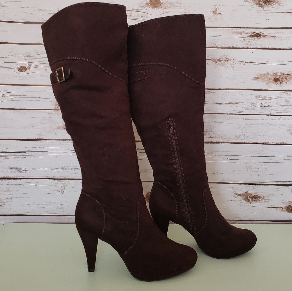 Fioni Dark Brown Suede Heeled Boots